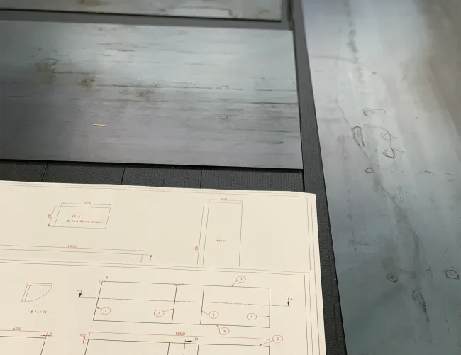 zeichnung_mit_metalplatten